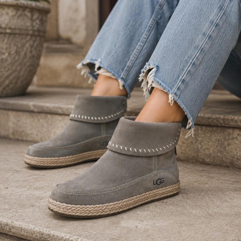 UGG Ankle Boots Women 7.5 Grey Excellent Suede Whipstitch Back Zip 1104652